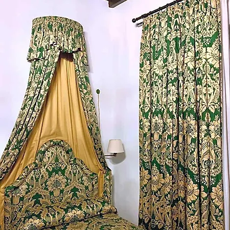 Hotel Boutique Casa De Orellana 3*